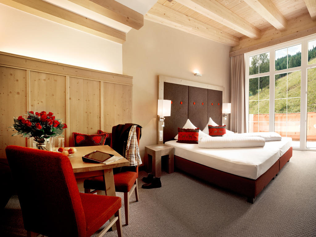 Hotel Forsthofgut Leogang Zimmer foto
