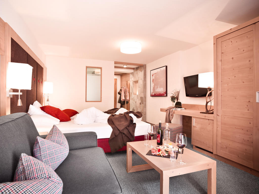Hotel Forsthofgut Leogang Zimmer foto